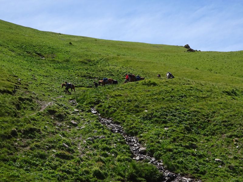 files/_uploads/2010_52s_Kyrgyzstan_d10/d10_NMAbstiegfuehren.jpg